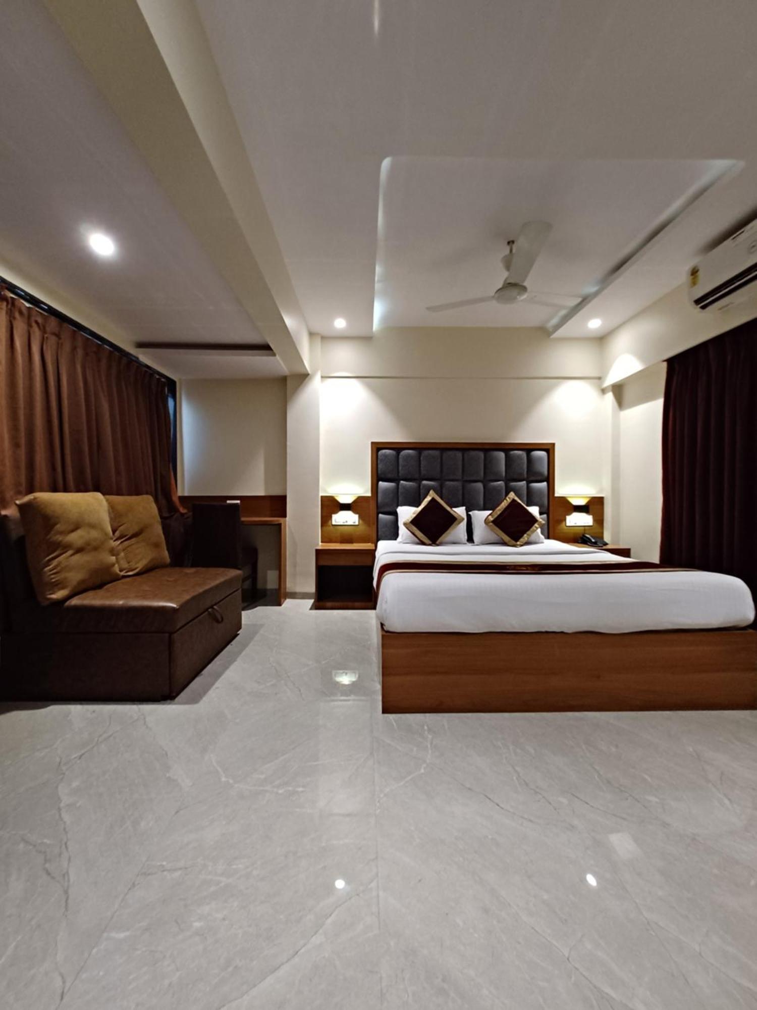 Hotel Ratna Mahal มุมไบ ภายนอก รูปภาพ
