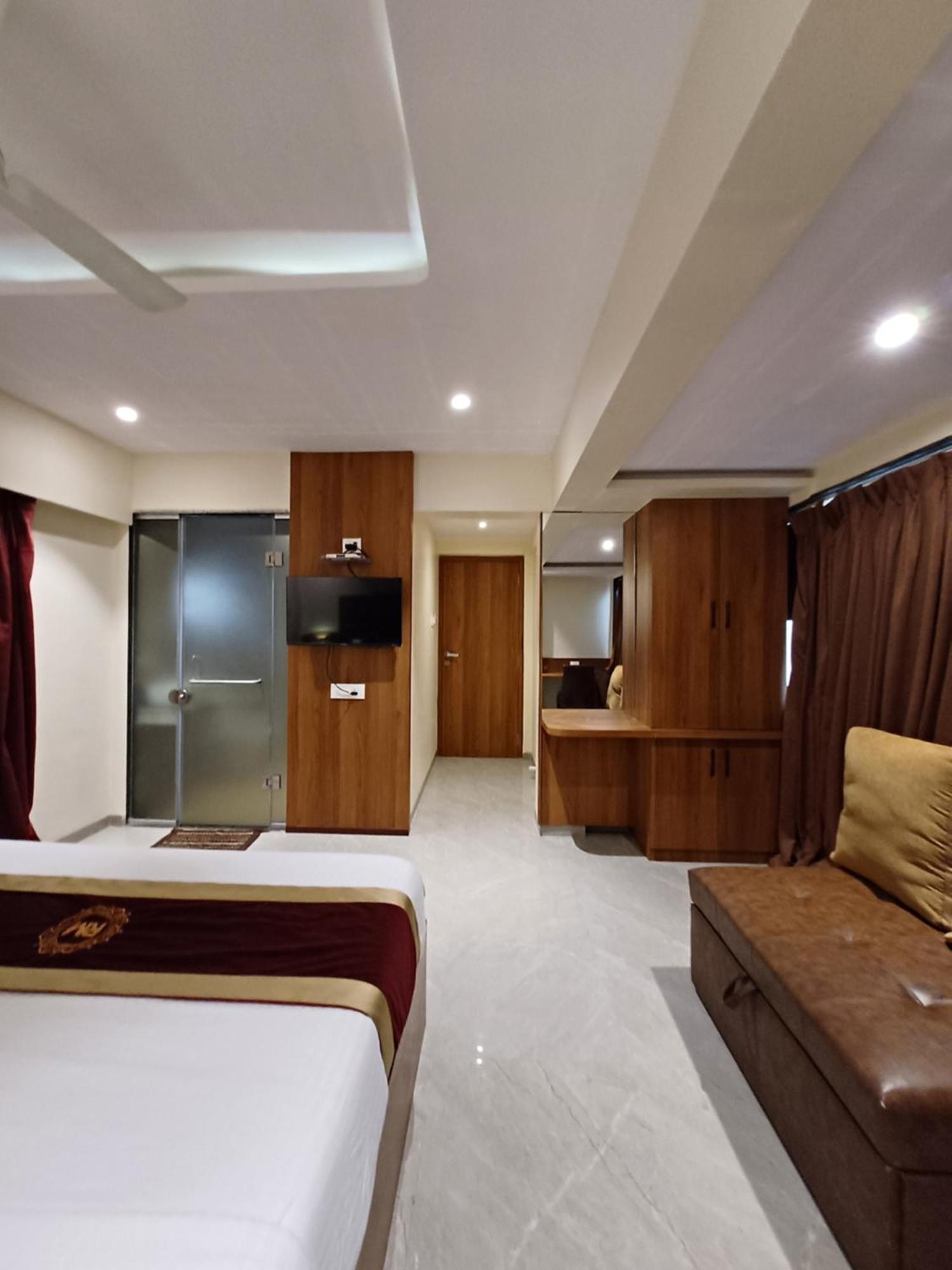 Hotel Ratna Mahal มุมไบ ภายนอก รูปภาพ
