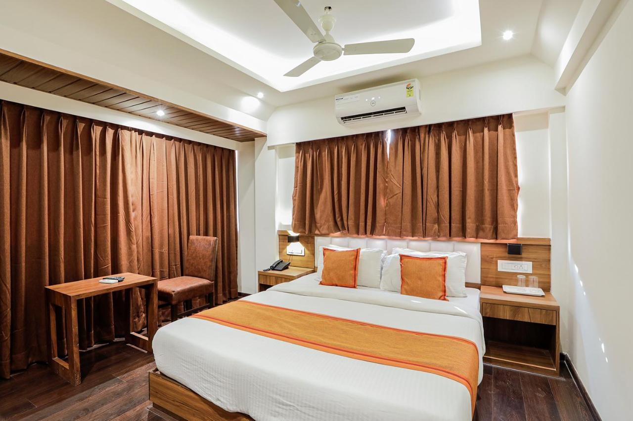Hotel Ratna Mahal มุมไบ ภายนอก รูปภาพ